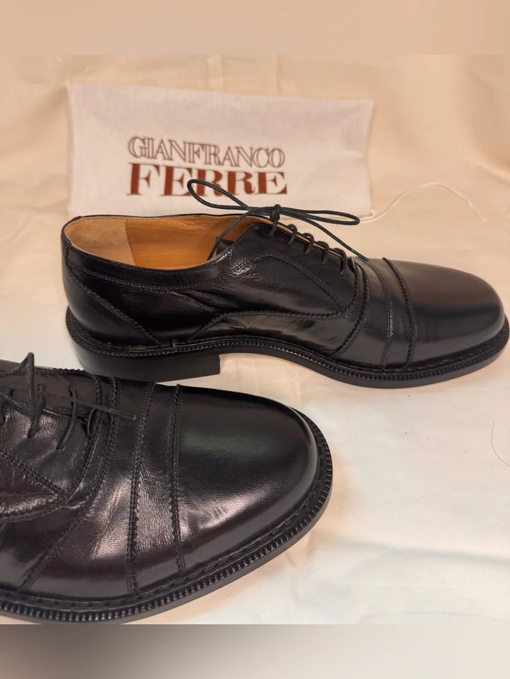 Gianfranco Ferre Men’s classic lace-up oxford shoe black